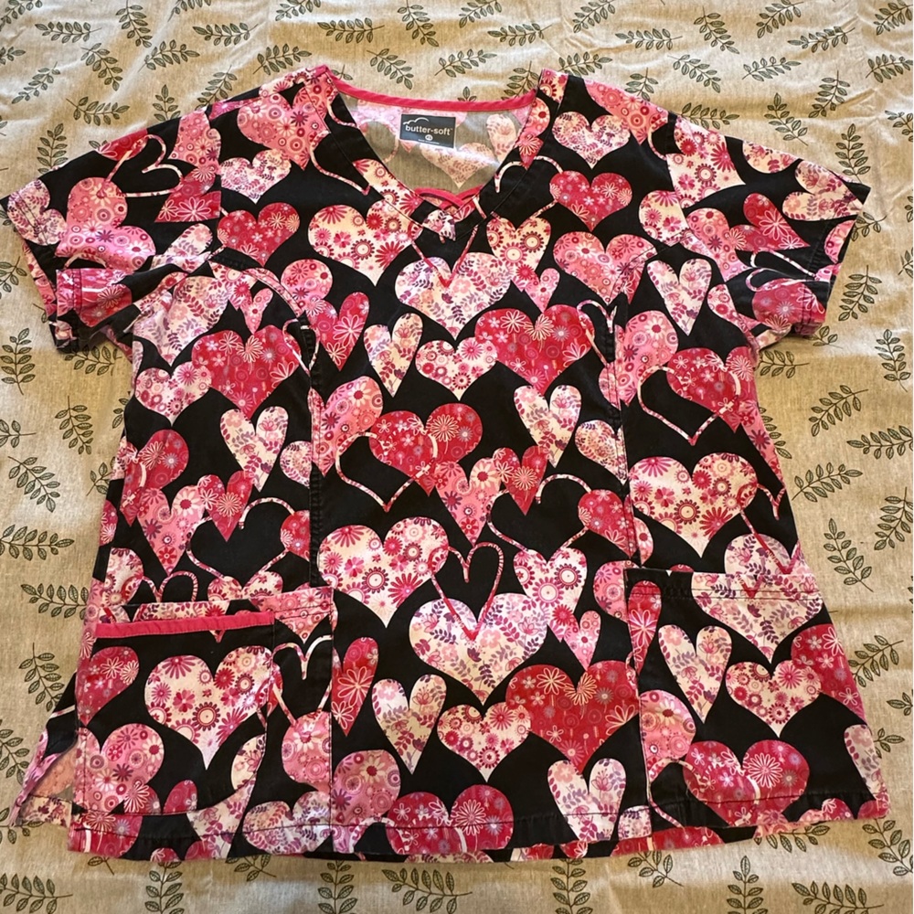 Butter-Soft Black Scrub Top with Pink Floral Hearts